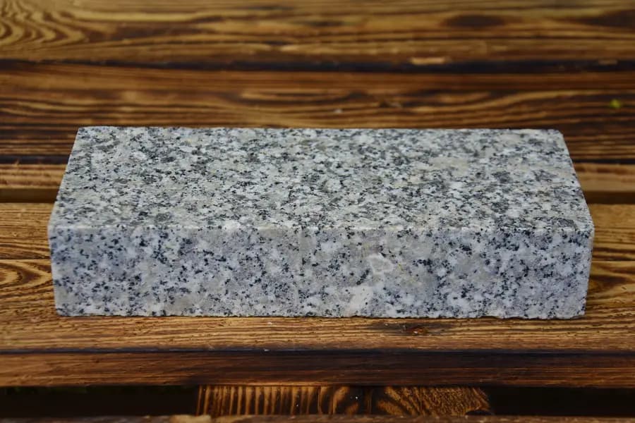 Geologické aspekty přírodních kamenů - žula vznik, struktura a různé typy